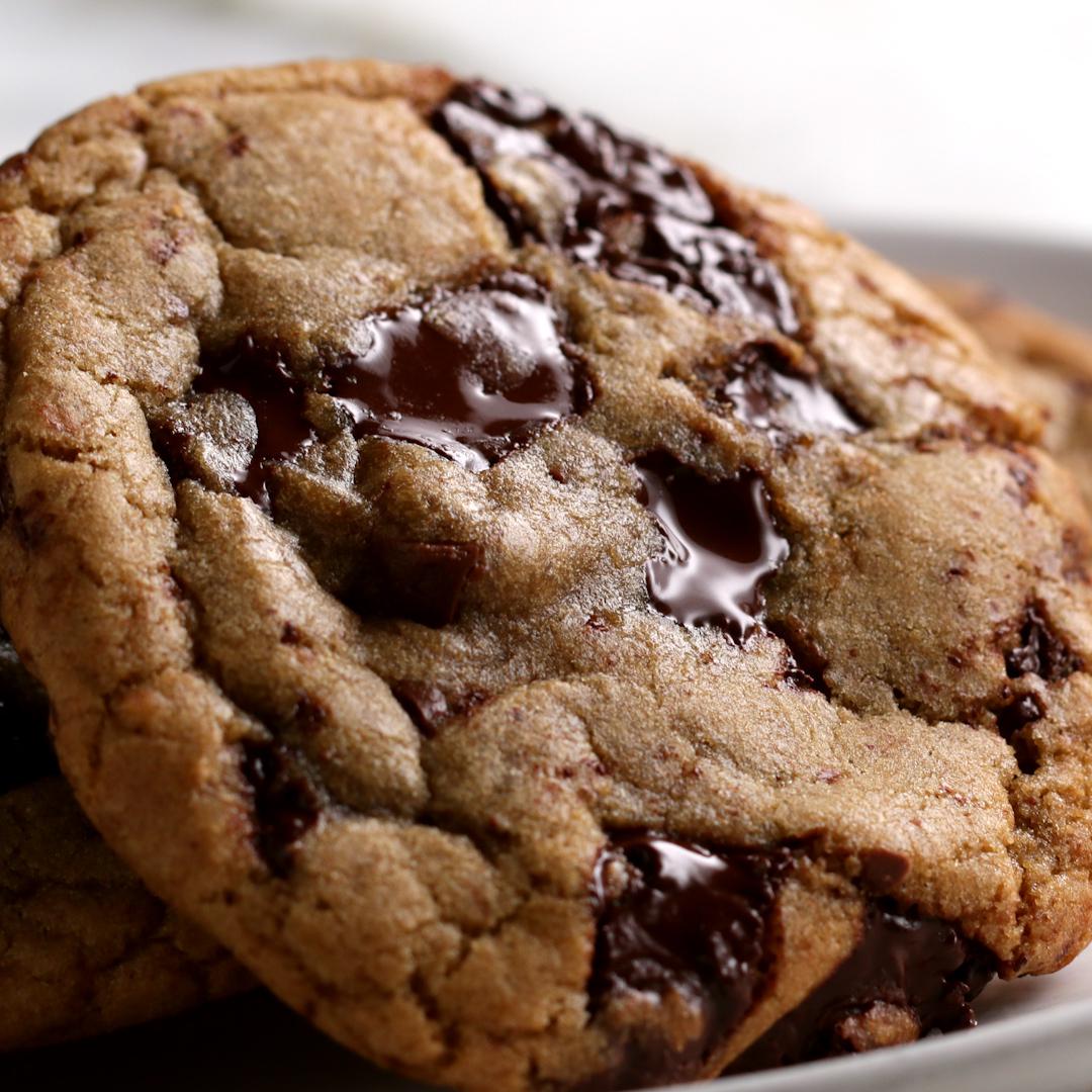 chocolate chip cookie